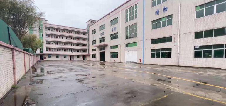 观澜红本独院厂房12000平方仓库出租1680平起分租可环评