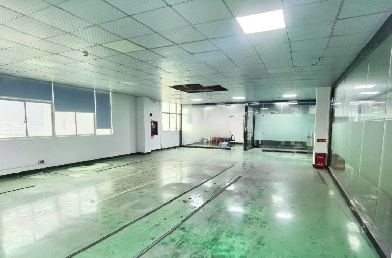 大浪商业中心整栋9000平有宿舍，1500平分租租金25元起