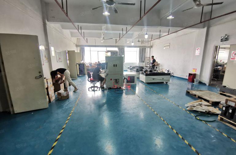 观澜大富工业区原房东楼上800平厂房出租带豪华装修水电齐全