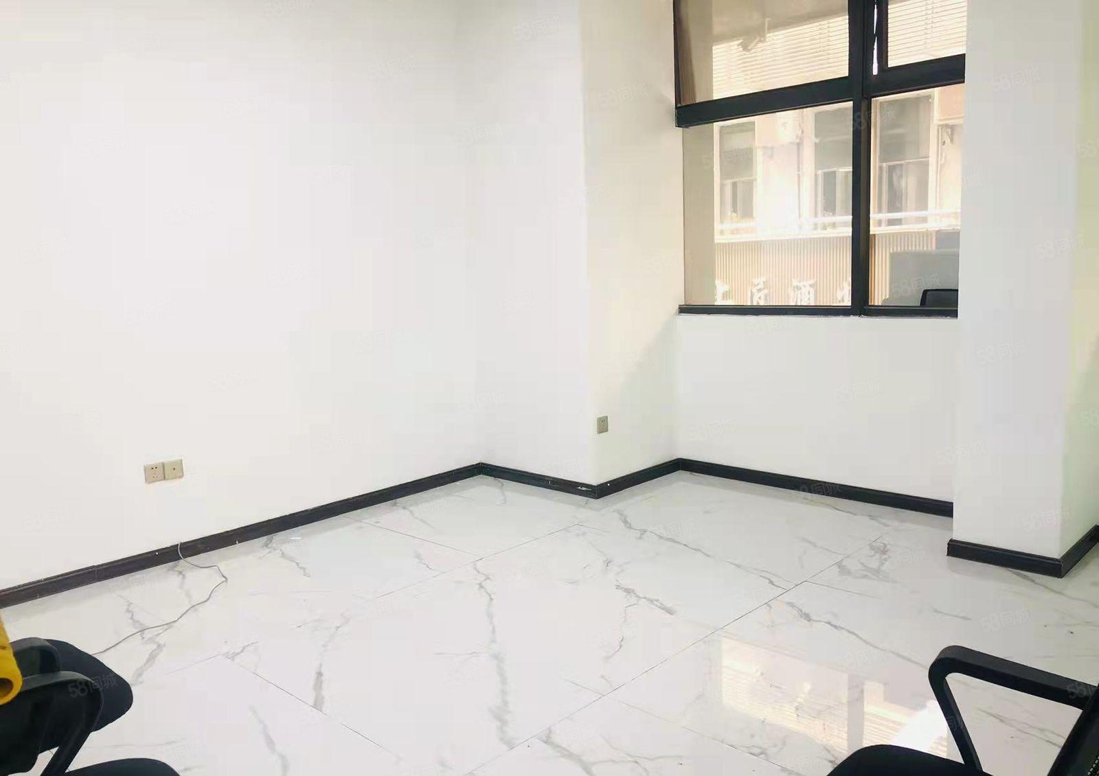 深圳龙华清湖地铁站附近新出283平精装办公室出租