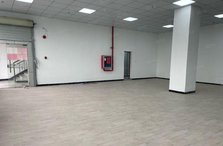 龙华中心区高新产业园一楼办公仓库500平带精装修厂房出租