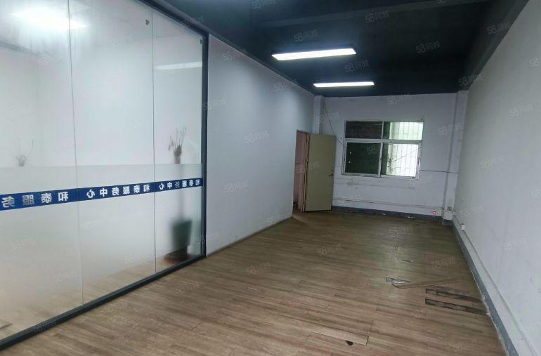 龙华元芬地铁口附近一楼精装修厂房140平