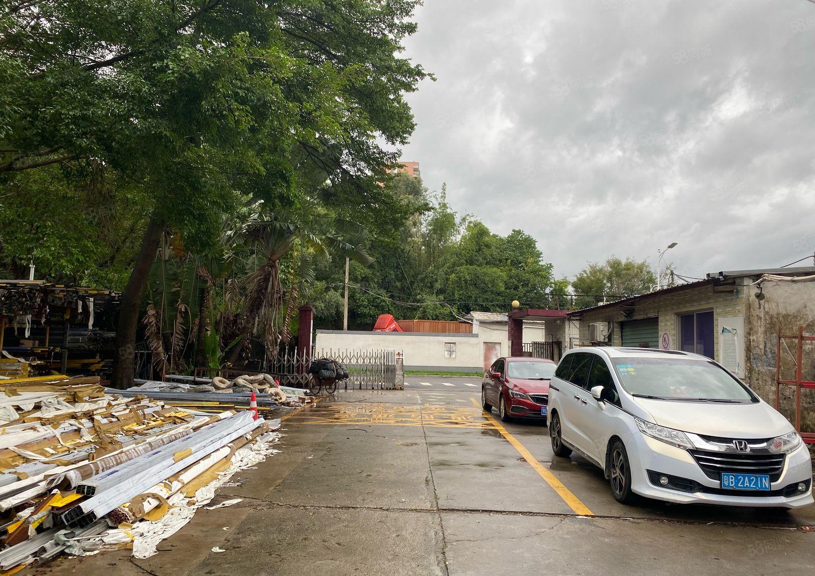 观澜靠近平湖交界处新出经典小独院1楼1200平适合各行各业。