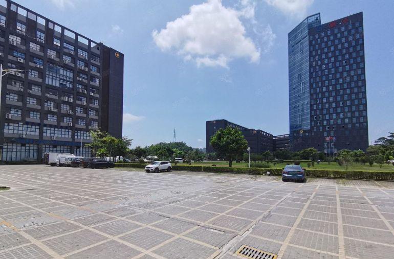 龙华原房东楼上2000平方出租大小可分租精装修可办环评