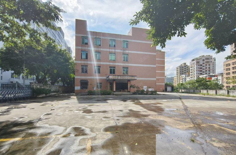 龙华村委独院厂房出租12000平，空地超大，500平起分租转