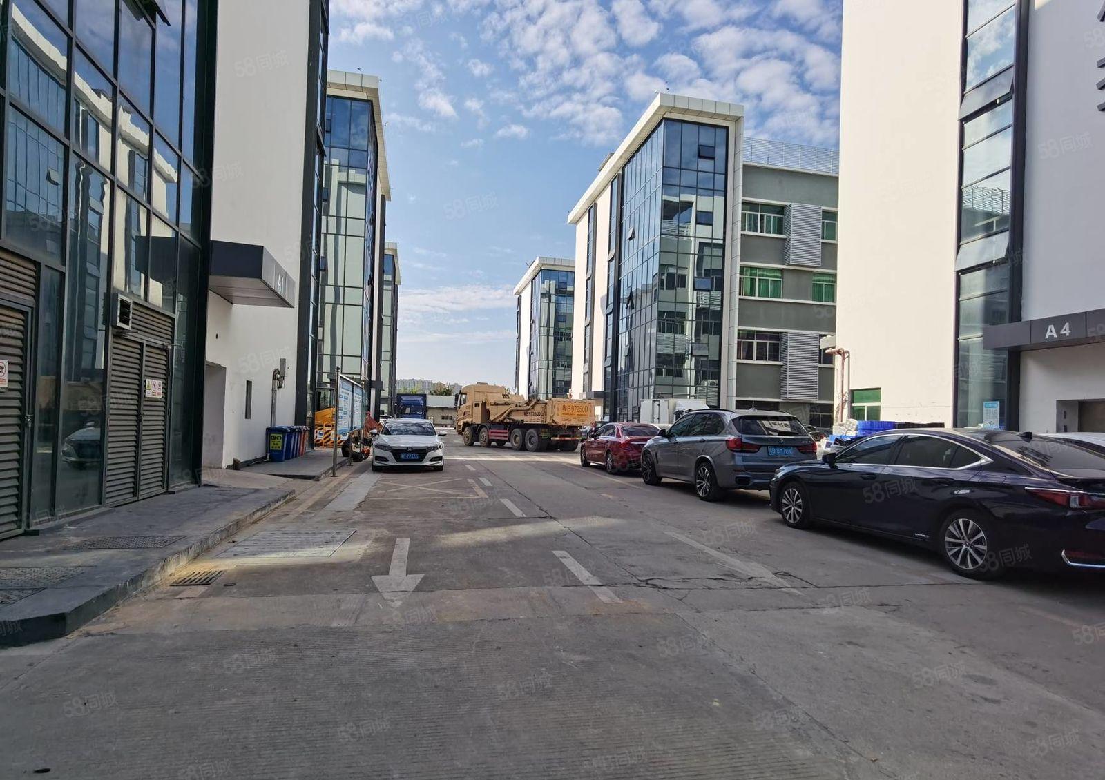 观澜上雪科技园楼上精装修500平厂房出租水电齐全停车位充足