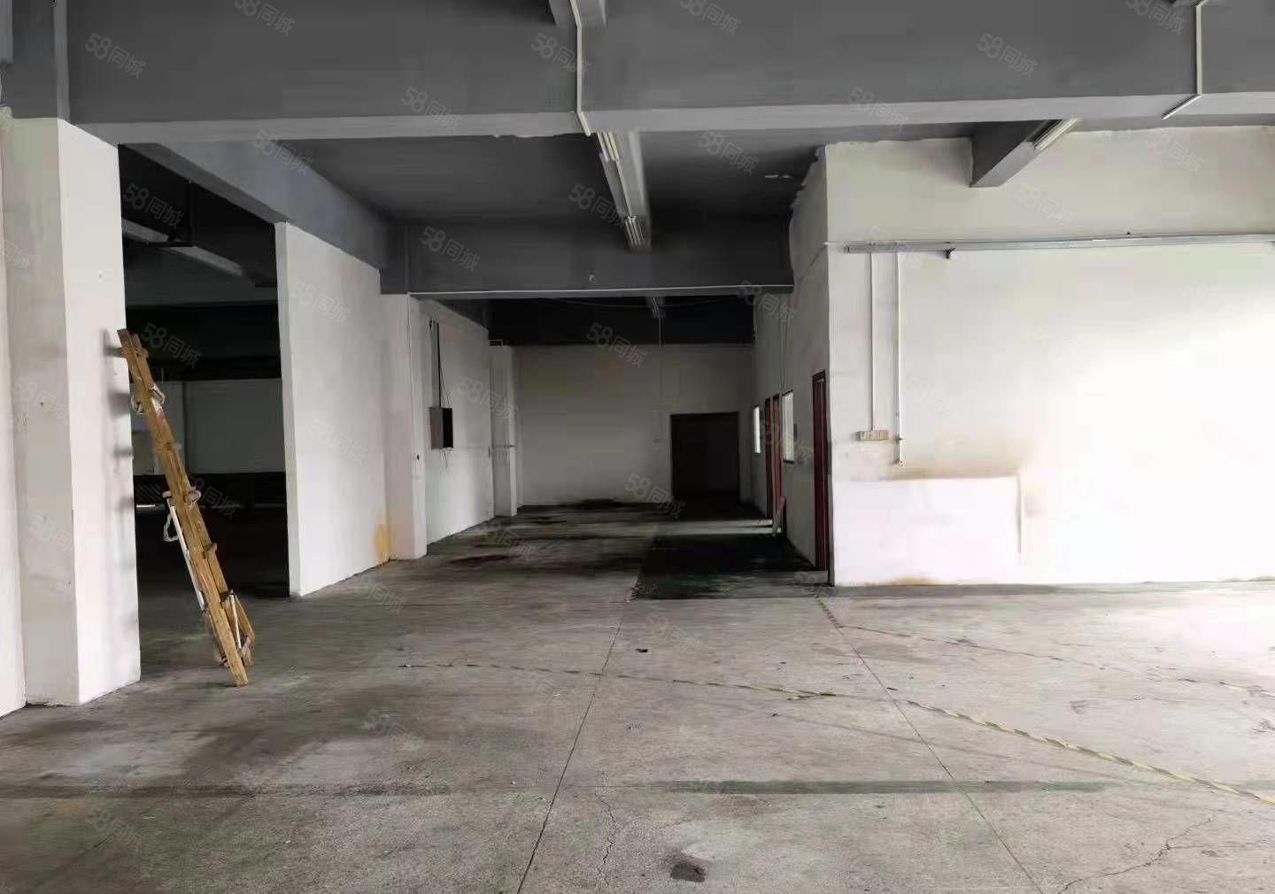 观澜新田环观南路清平高速出口靠坂田楼上1800平方带装修出租