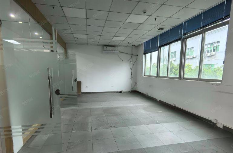 观澜库坑原房东高速口楼上900平豪华精装修厂房出租水电齐全