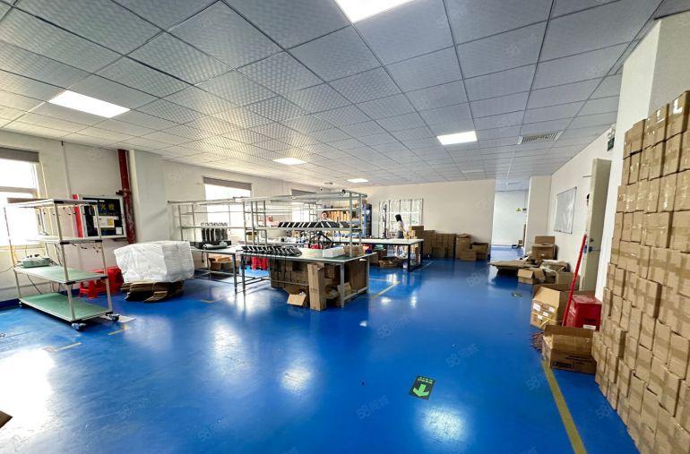 观澜桂花500平现成装修红本厂房出租带办公室装修车间地坪漆