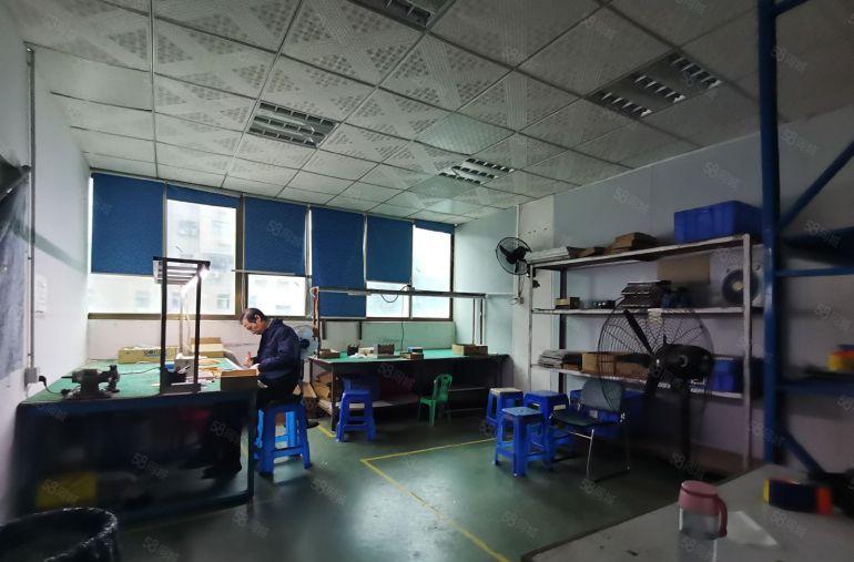 龙华新区观澜主干道边原房东标准厂房三楼整层1000平，低价租