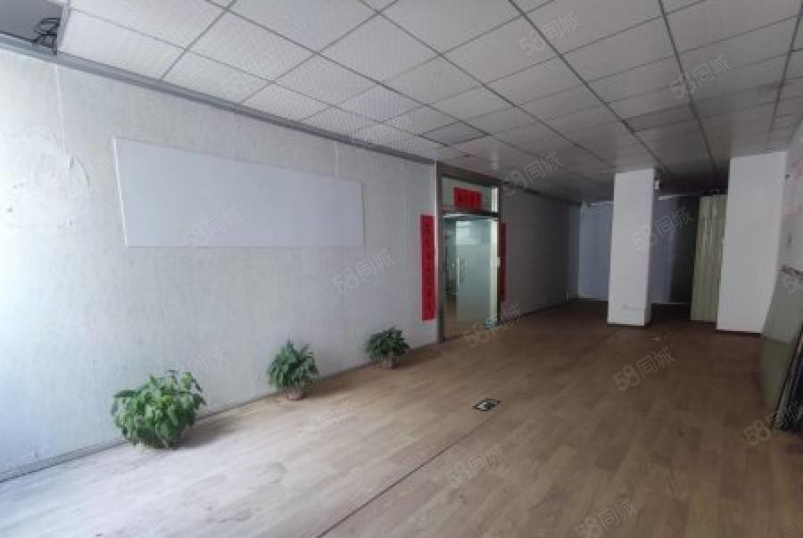 观澜松元主干道边楼上1000平精装修办公室厂房仓库出租可分租
