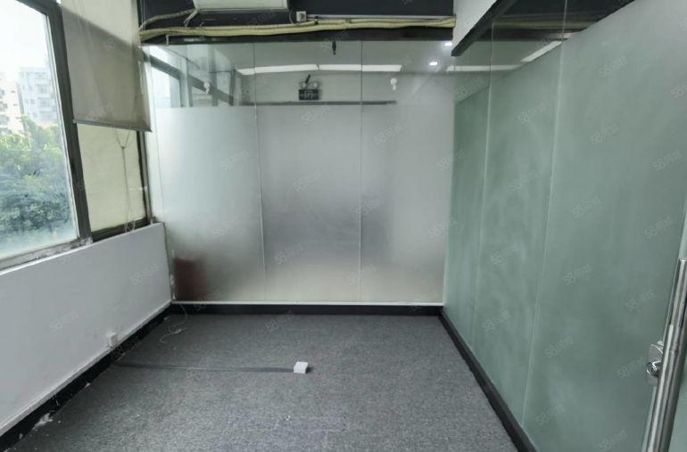 深圳北站208平三个格间租金特惠中，位置好交通便利