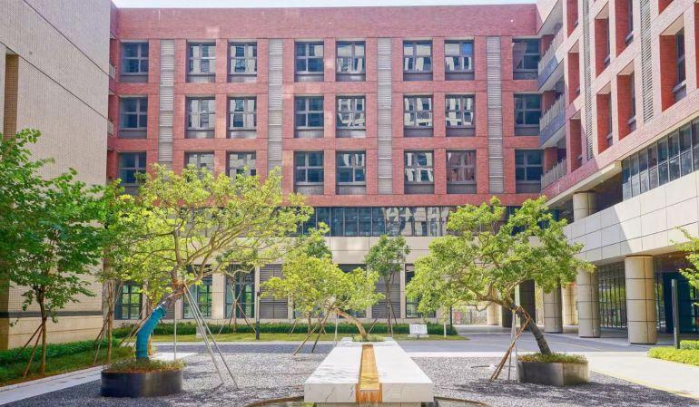 观澜地铁口工业区楼上1500平厂房出租带精装修可分租拎包入住