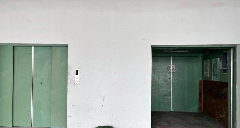 龙华观澜大型厂房园区空地大可进挂车300起红本原房东直租