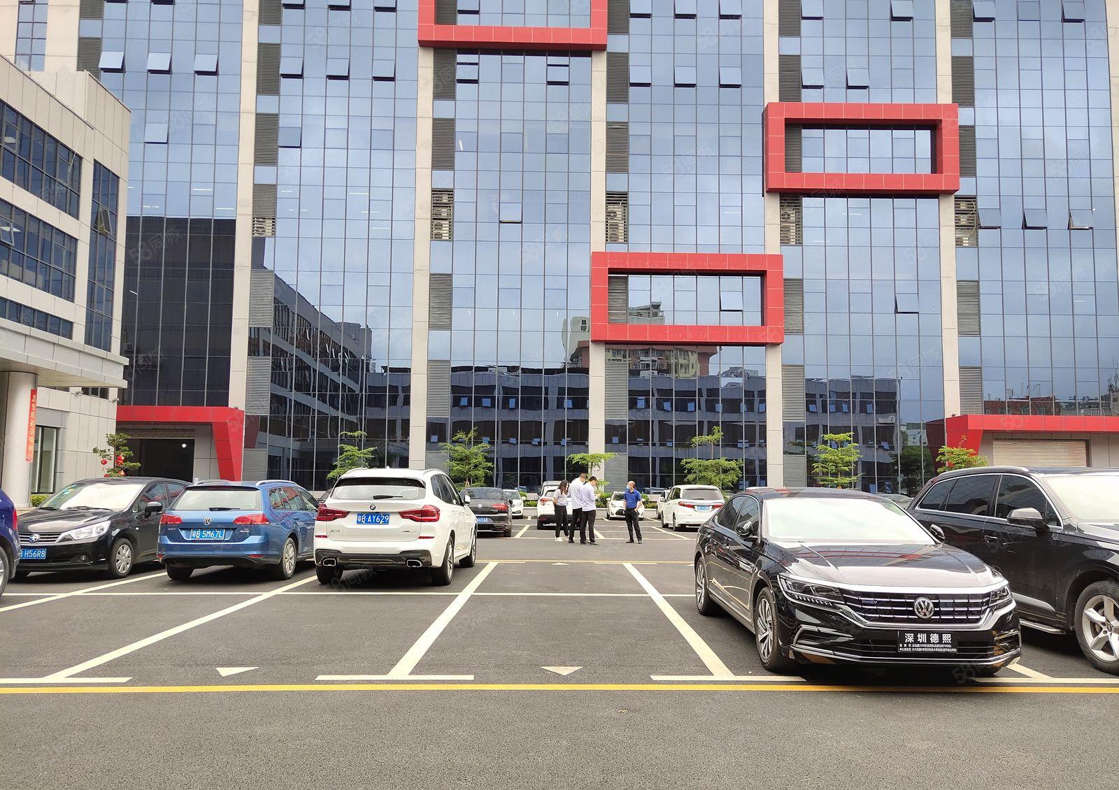 龙华大浪红本厂房楼上1200平出租带精装修无转让费水电齐全