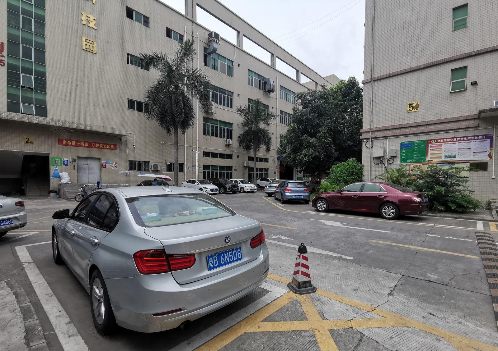 大浪主干道独院厂房楼上整层1600平全新地平漆带装修出租