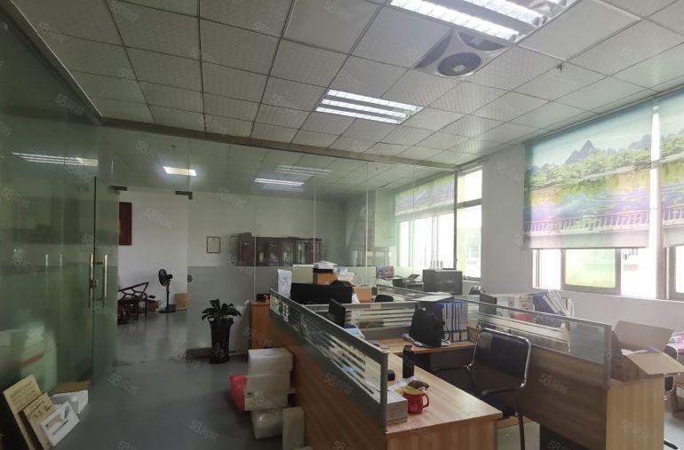 龙华观澜地铁口高速口工业园标准厂房2150平，精装修，低价租