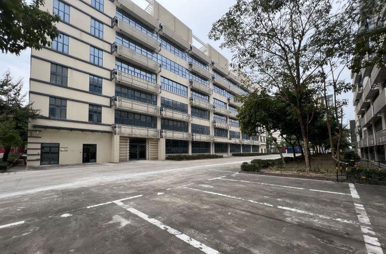 龙华工业园二楼厂房2280平方仓库出租带地坪漆好招工空地很大