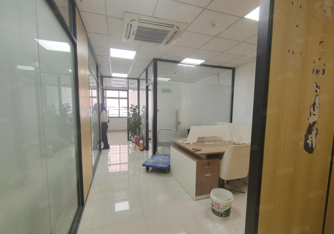 龙华龙胜地铁口精装修办公厂房980平出租 面积大小可以分租