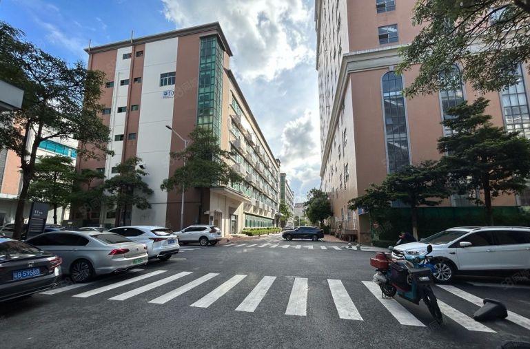 园区环境好，停车方便好招人，大浪原房东厂房680平出租