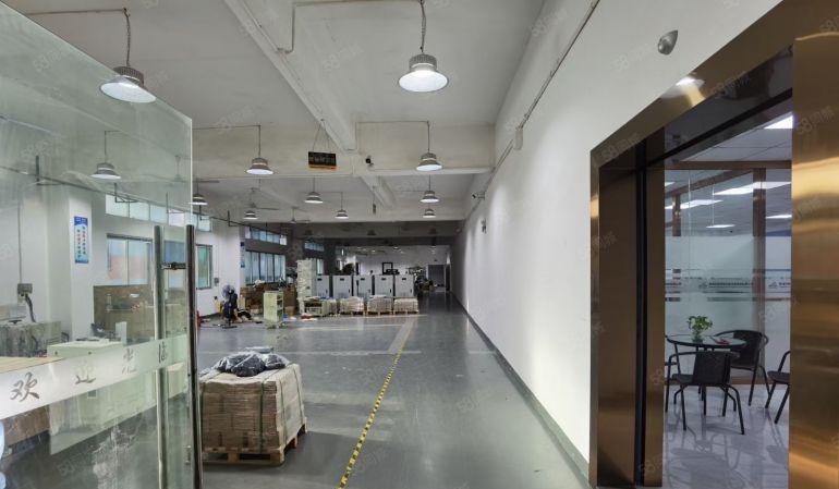 20万精装修1560平米厂房出租龙华大浪