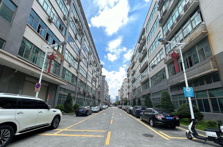 实用率90，龙华大浪原房东建筑面积918平商新园区厂房出租