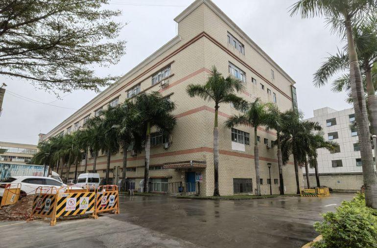 龙华大浪原房东无公摊精装修低价厂房出租2000平，仓库可分租