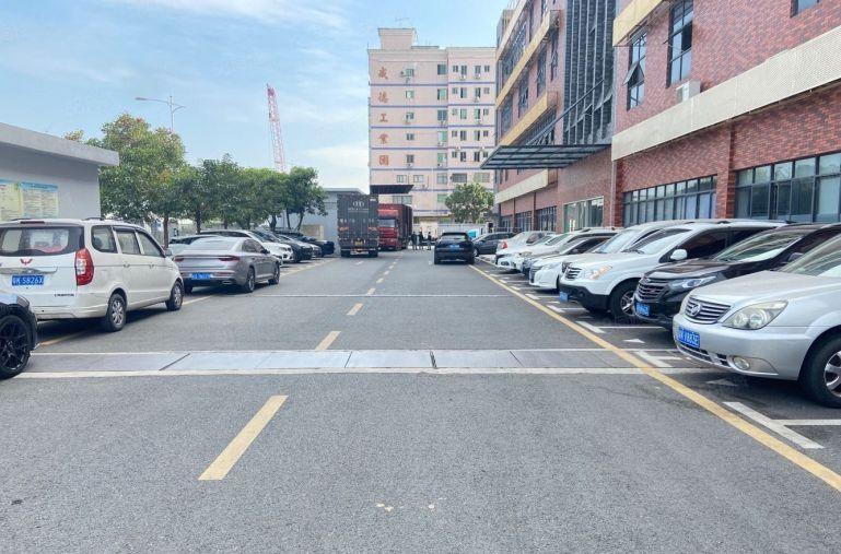 龙华大浪原房东独门独院红本厂房出租5000平可分租仓库招租转