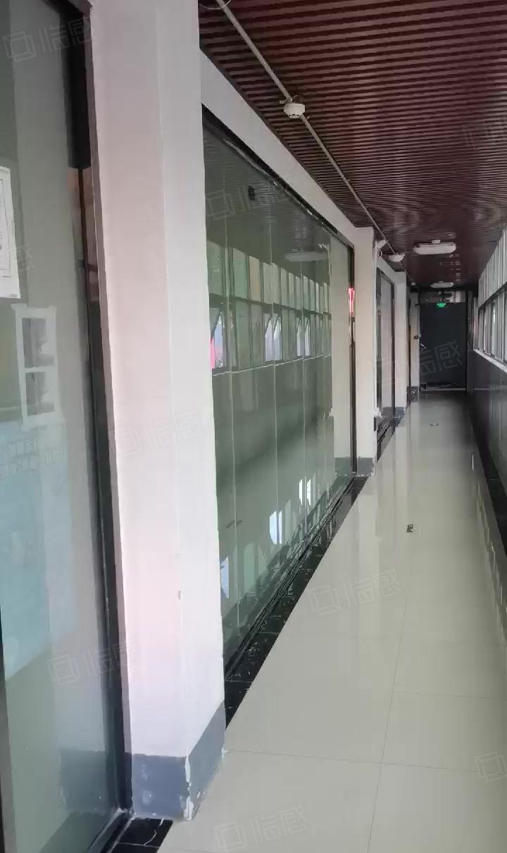 大浪商业中心附近工业园220平精装办公室31格局拎包入驻