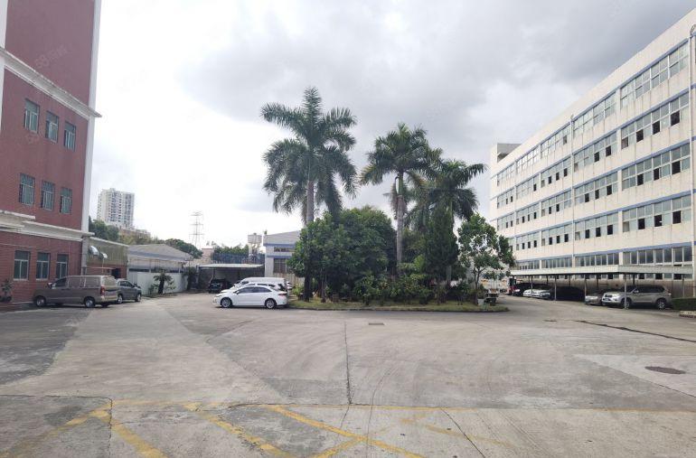 观澜地铁口钢结构仓库出租10000平方，层高8米，大小可分租