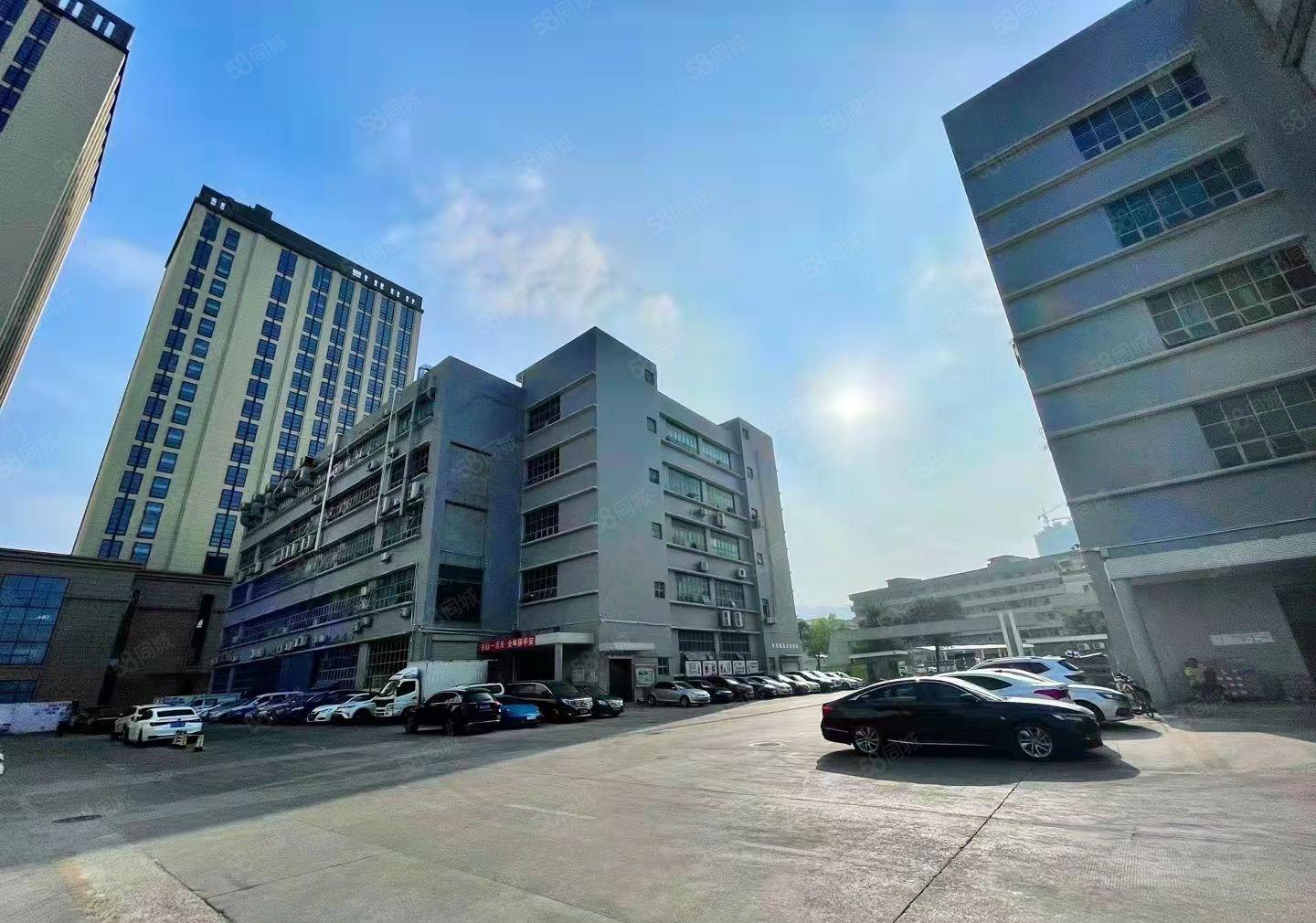 深圳 龙华大浪商业中心附近一楼4000平红本厂房出租