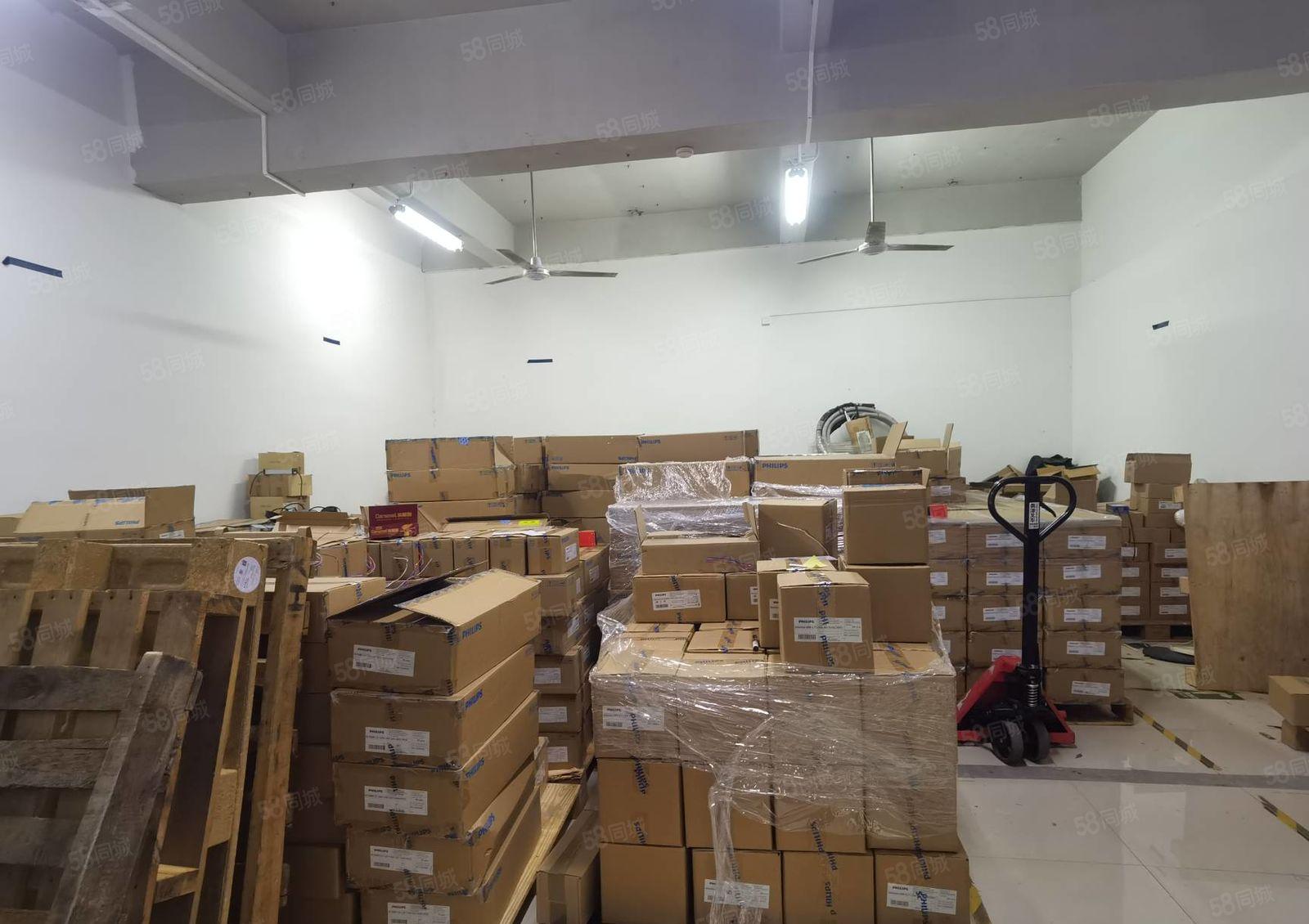 大浪红本厂房楼上426平方，4加1格局，精装修，带办公，仓库