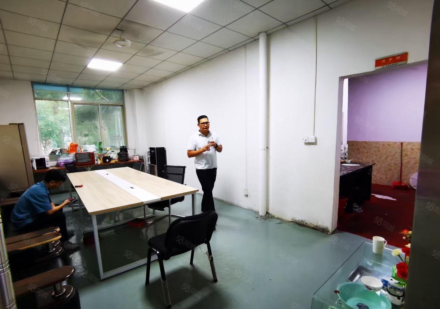 大浪南路厂房，整层精装，2100平，办公加生产，停车交通方便