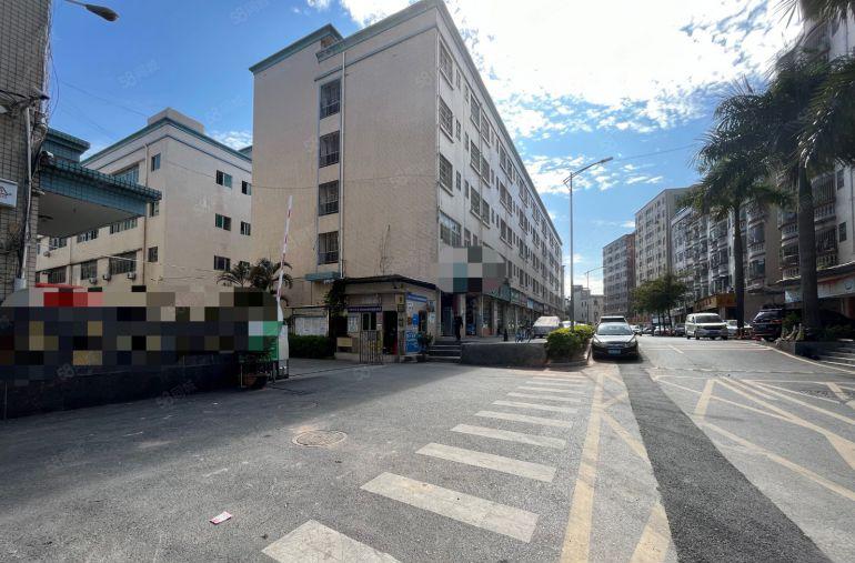 观澜大和轻轨站楼上精装修厂房仓库出租面积1200平米带红本