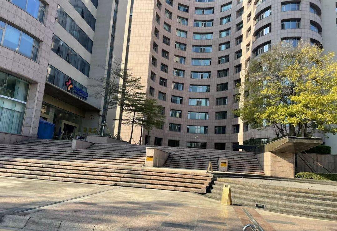 厂房出租龙华大浪新出楼上4200平大小可分租 随客户需求来.