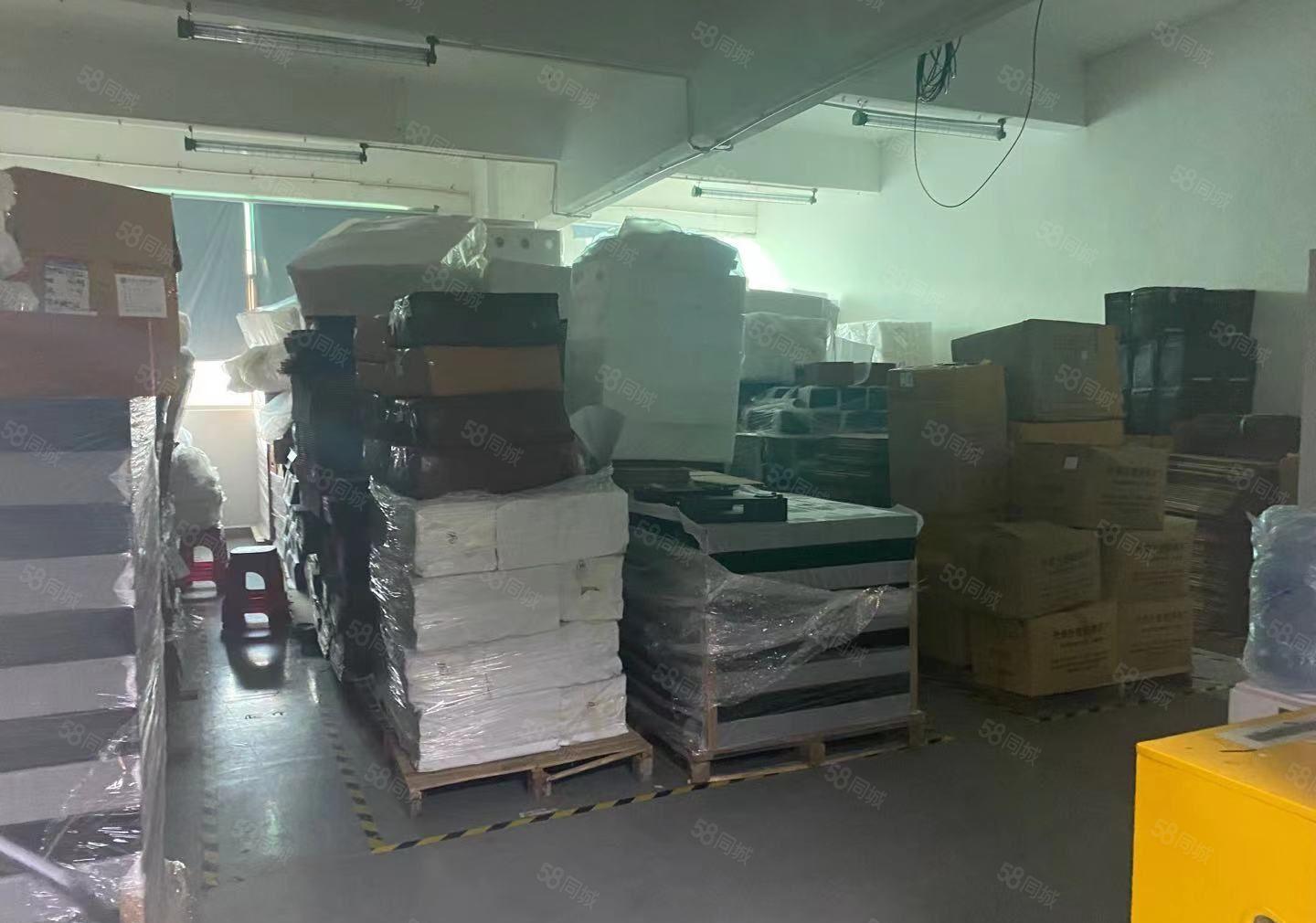 龙华大浪华兴路新出楼上一整层950平精装办公室，使用率8成