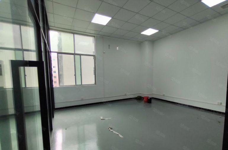 观澜樟坑径轻轨站边700平楼上精装修红本厂房仓库出租水电齐全