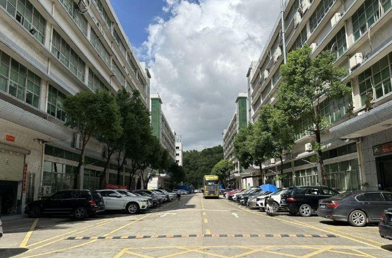 观澜章阁工业园楼上厂房950平豪华精装修200平起租电商仓库