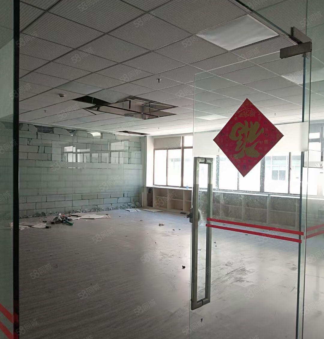 大浪商业街，原房东厂房整层1650平，形象好车位充足，可分租