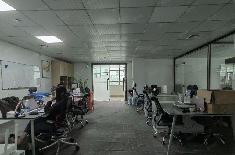 15元起租！观澜地铁口精装修厂房出租一楼仓库200平起可分租