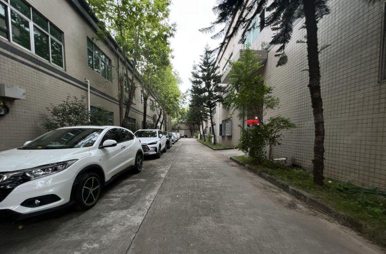 龙华观澜花园式独院2楼红本厂房1680平仓库出租空地大好招工