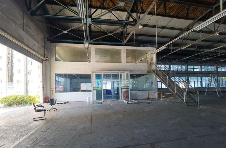 新出独院钢构8000平，龙华主干道边上，层高10米，空地超大