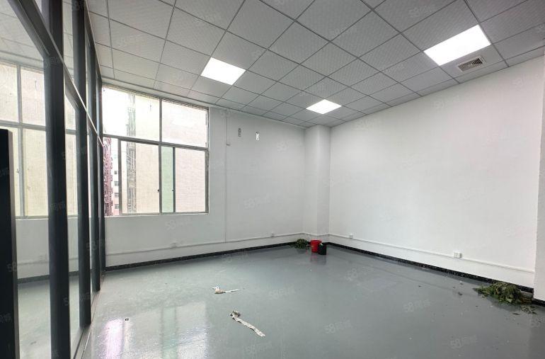 龙华观澜汽车站附近楼上精装修厂房出租