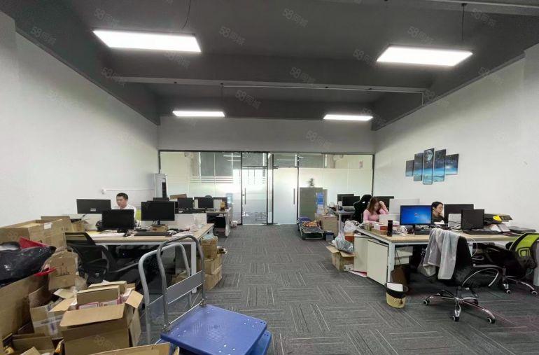 龙华观澜地铁口新出300平现成办公室仓库厂房低价出租