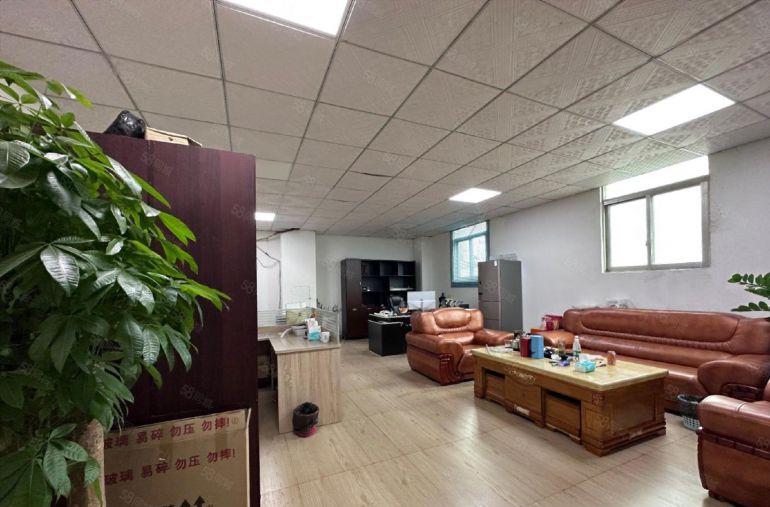 观澜大水坑大型园区1200平精装厂房，无转让费 好招工