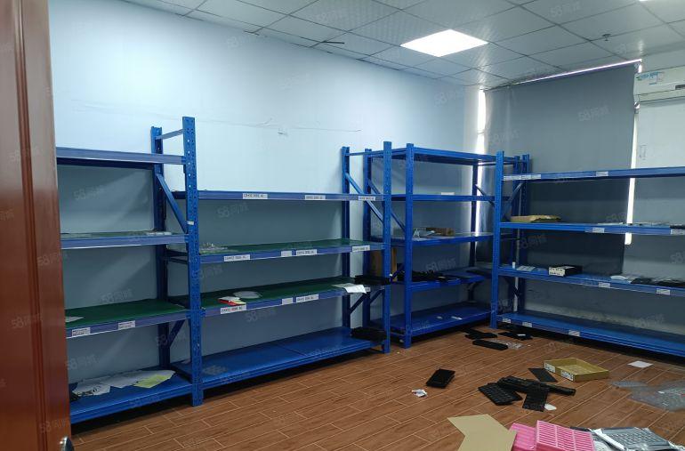 龙华大浪新百丽附近原房东厂房仓库出租3万平，可分租200平。