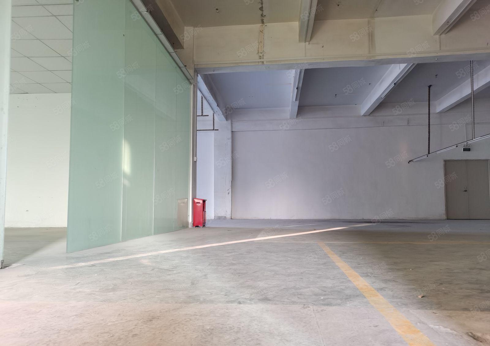 桂花主干道边佳怡工业区，楼上带装修厂房出租面积500平米