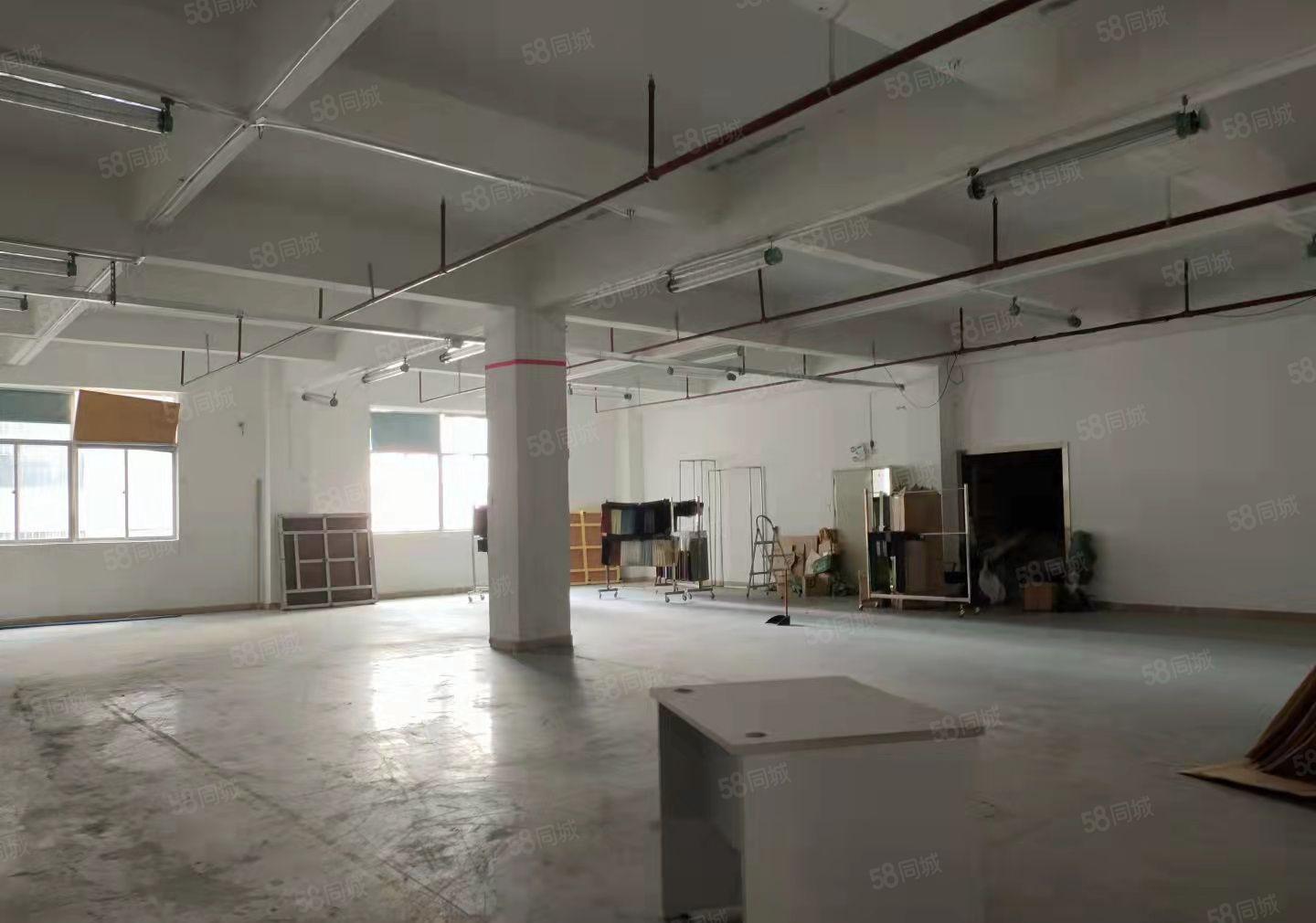 龙华大浪新百丽附近楼上2244平工业厂房出租