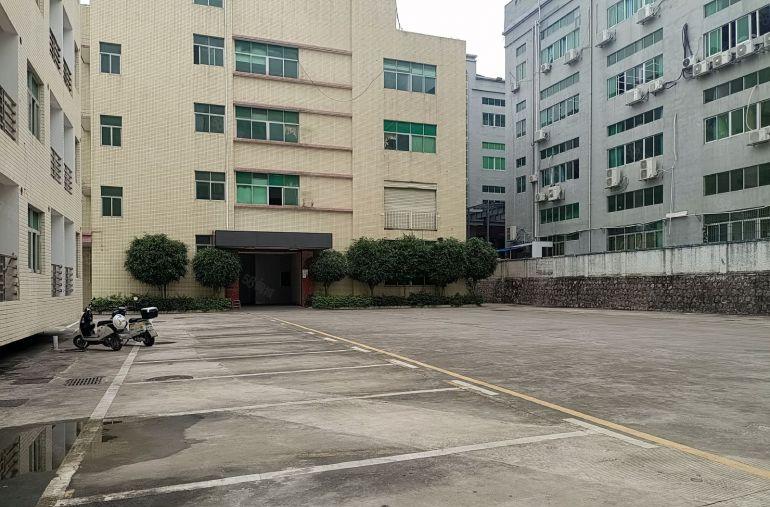 大浪一手独院10000平方空地约4000平方，好停车合同8年