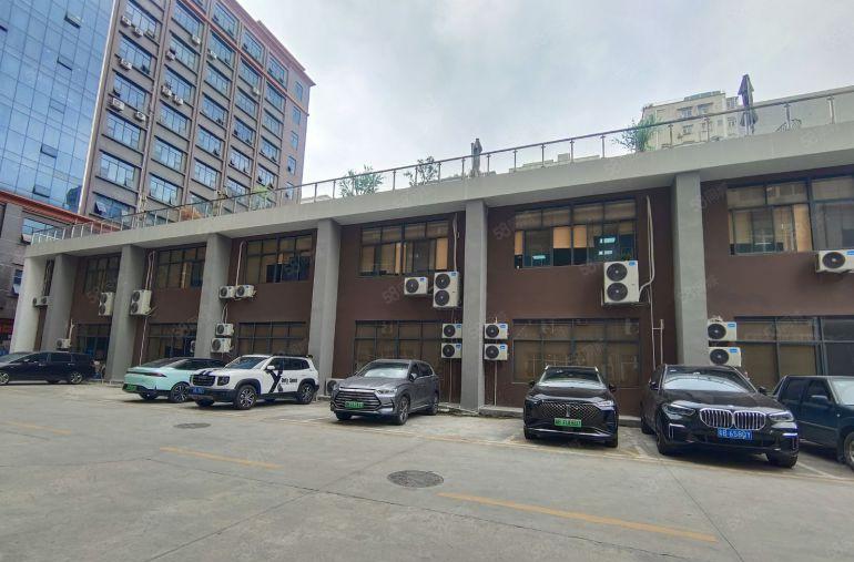 龙华大浪羊台山地铁口小独栋2000平厂房出租，适合总部，研发